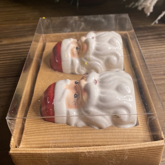 Pottery Barn Hand Painted Nostalgic Style Santa Head Salt & Pepper Shakers 🎅🏻 - Picture 8 of 13